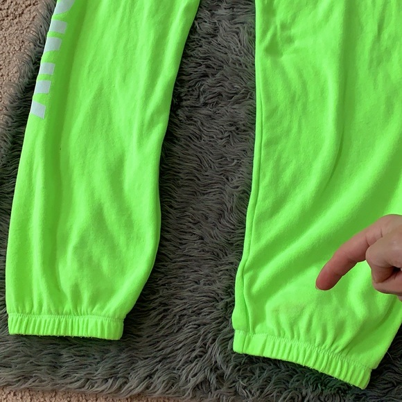 VS PINK NEON GREEN SWEAT SET WOMENS - Picture 12 of 13